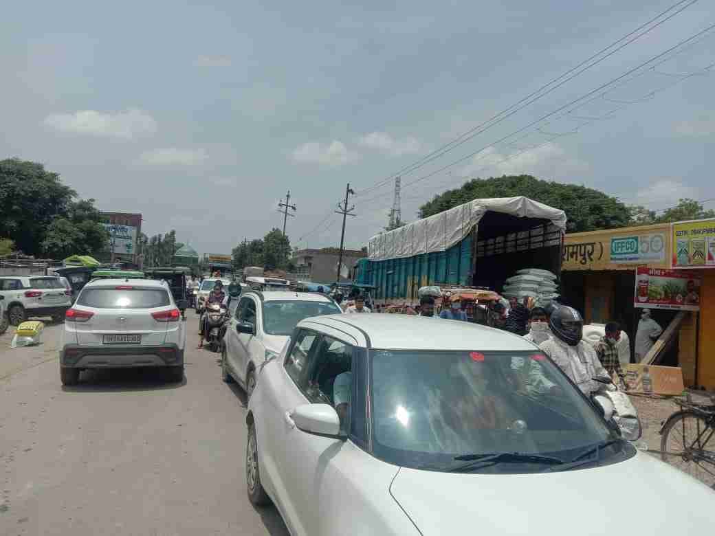 Paddy filled tractor trolley jammed for one and a half hour on highway