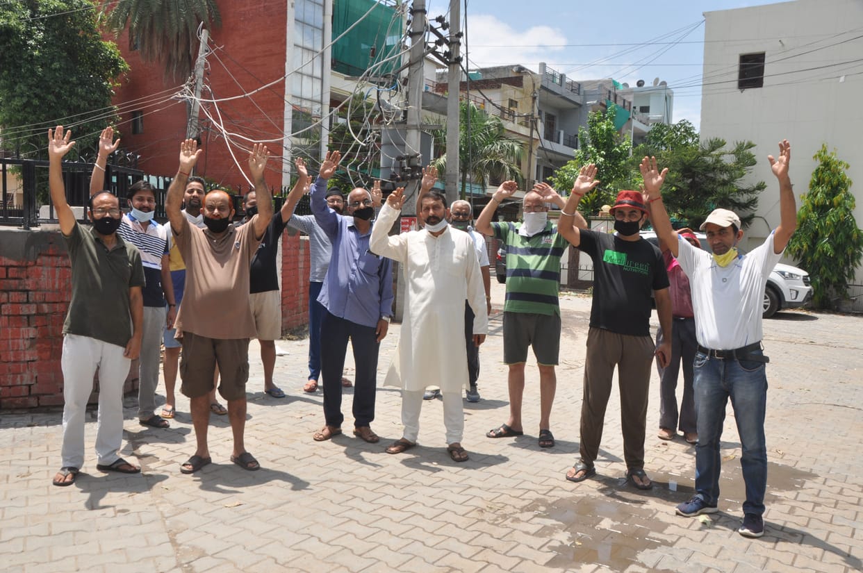 Power cuts in the scorching heat caused people to suffer, protesting Powercom