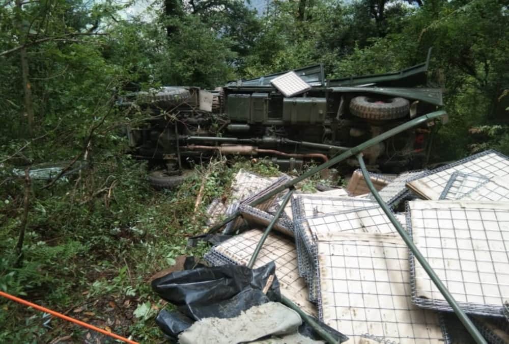 Army Truck Fell into ditch on Auli Road in Uttarakhand, Trainee ITBP Soldiers done Rescue of Injured jawans, Photos