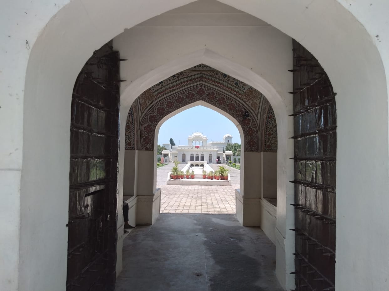 400 tourists reach Pinjore Garden due to cancellation of Mango Festival