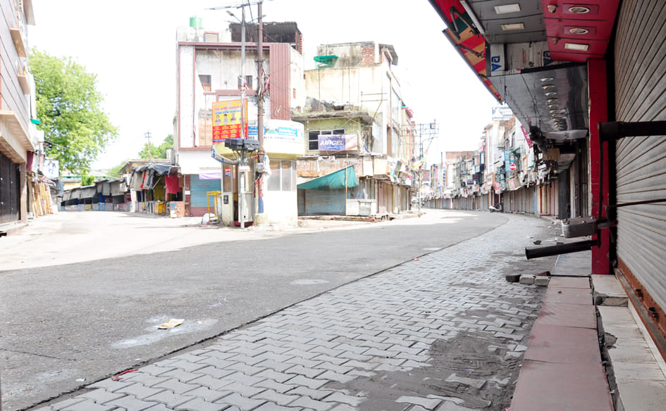 Impact of the great closure from roads to markets