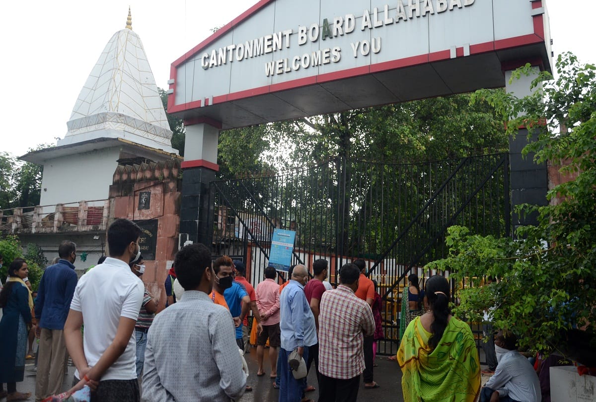 Mankameshwar Road gate closed again, thousands of devotees return