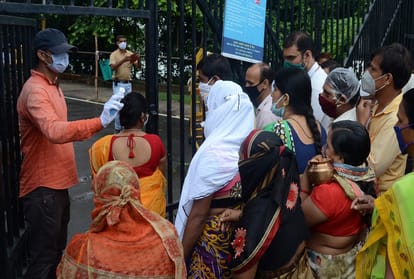 Mankameshwar Road gate closed again, thousands of devotees return