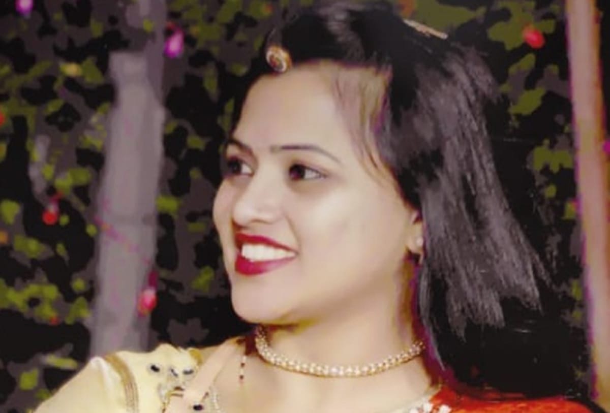 woman killed by stalker inside beauty parlour in Ratlam Madhya Pradesh hours before her marriage