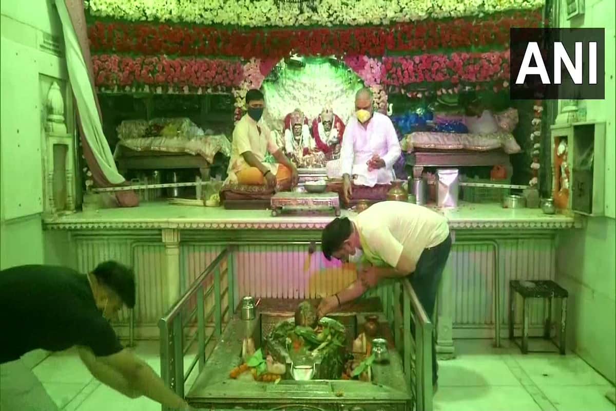 Sawan Somwar 2020: First Monday of Sawan Month, Crowds gathered in temples in Delhi Ujjain Varanasi across the country