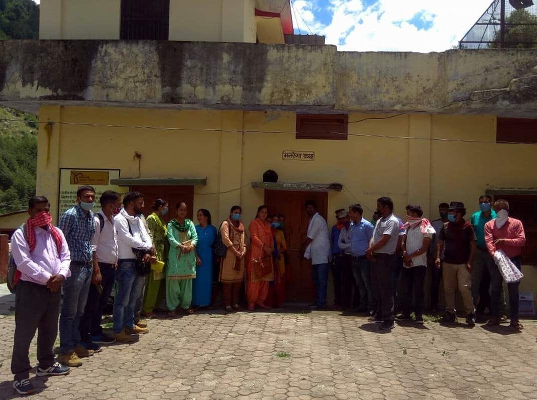 Gram pradhan locked the MNREGA office