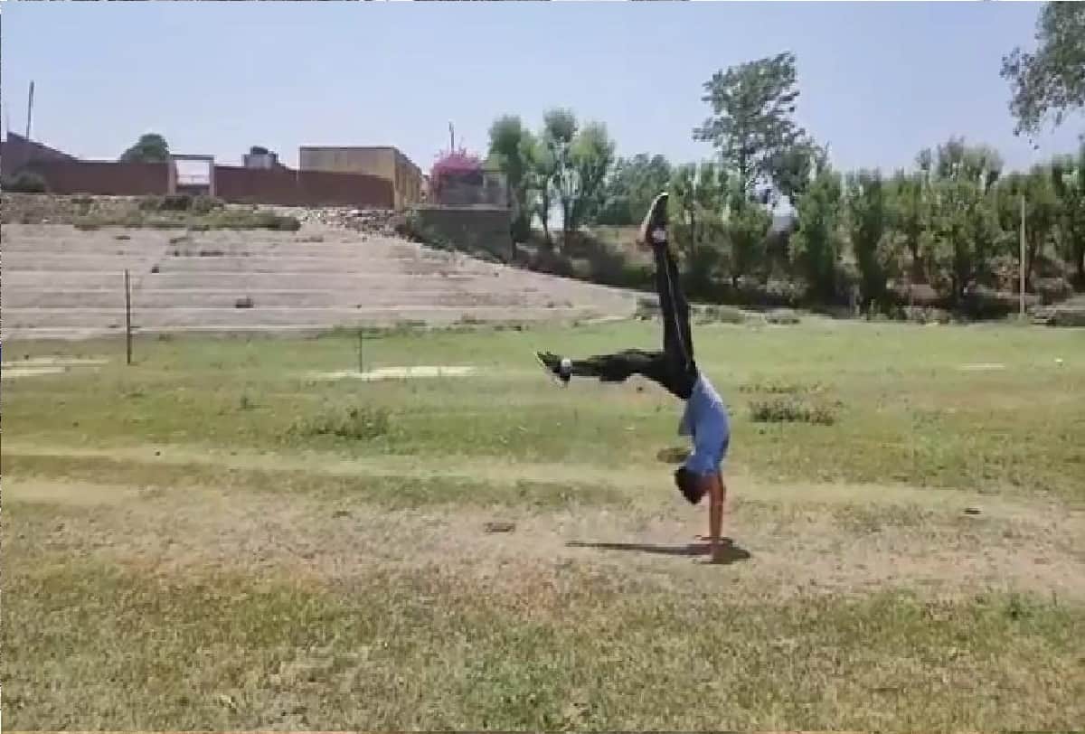 Vidyut Jammwal Commando of Bollywood became fan of these boys of akhnoor jammu
