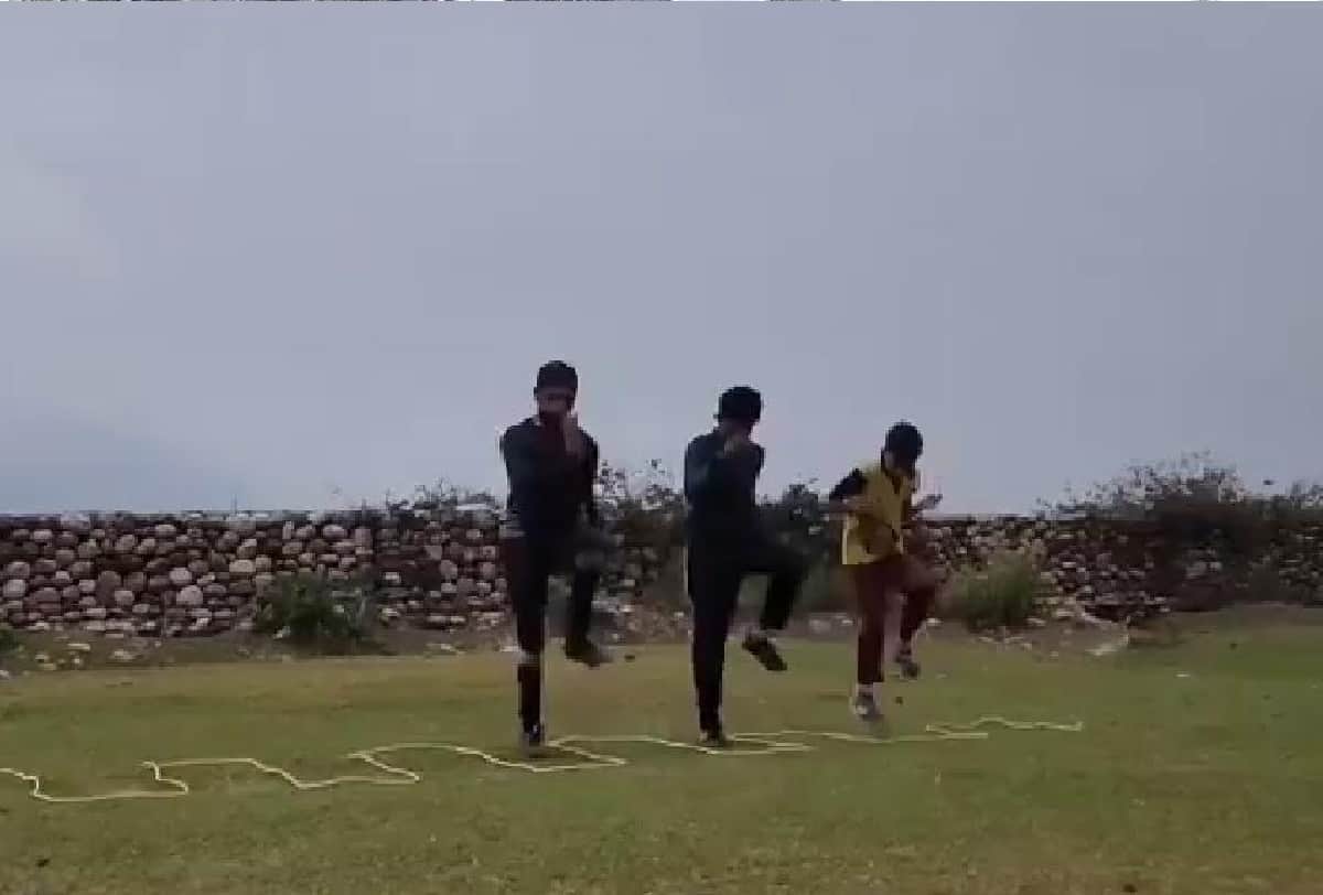 Vidyut Jammwal Commando of Bollywood became fan of these boys of akhnoor jammu