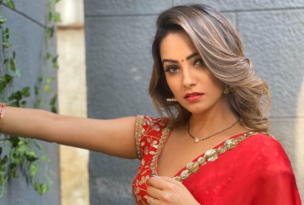 tv actress anita hassanandani blouse and saree glamorous look