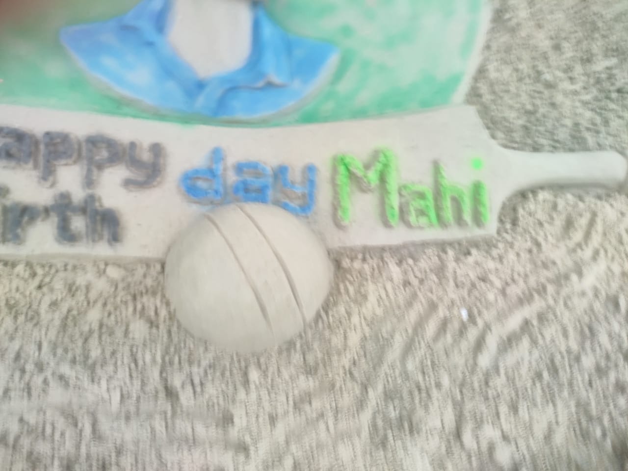 Sand artist created picture of Mahendra Singh Dhoni's  on sand in ballia