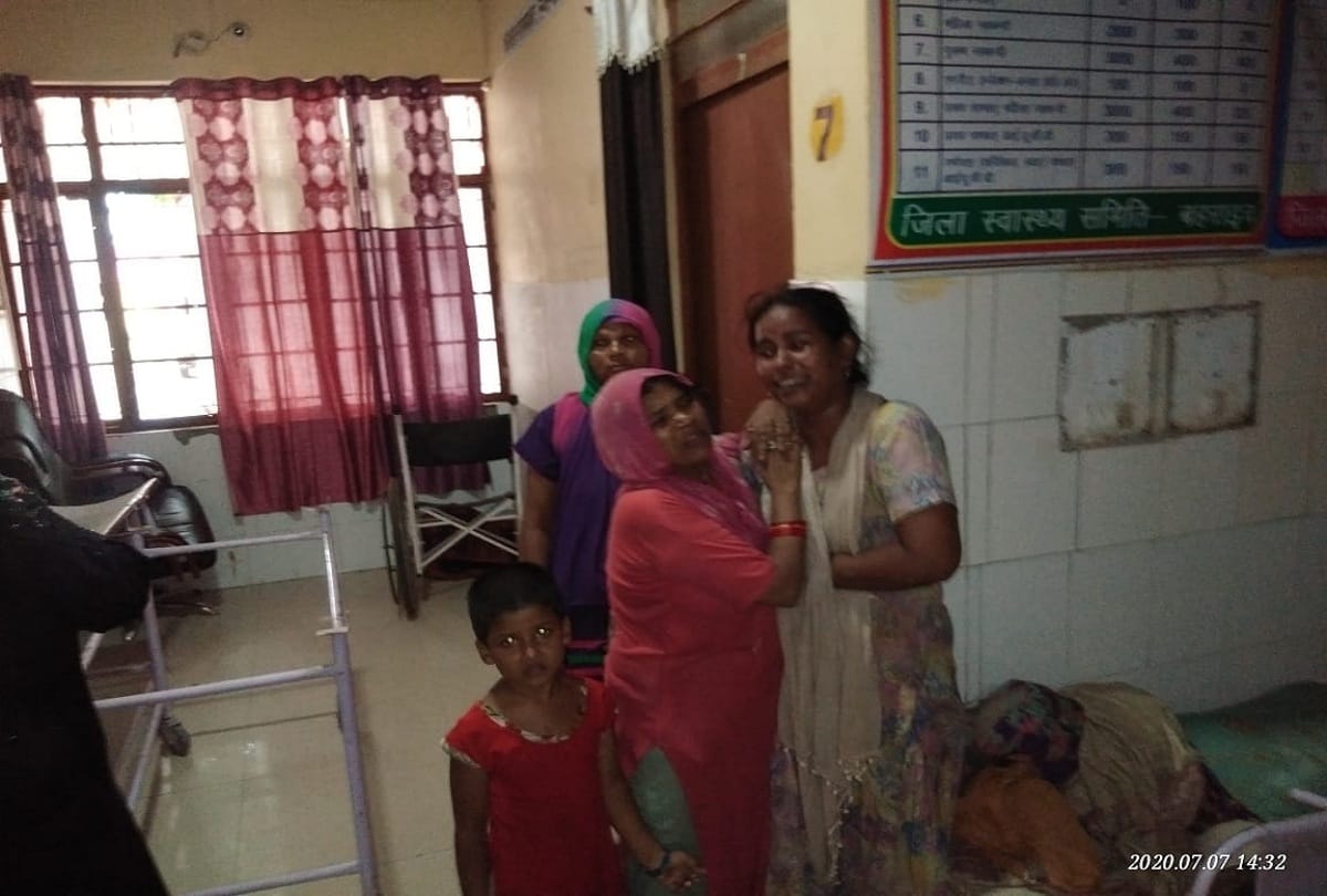 Two killed due to current shock, one serious in bahraich of UP