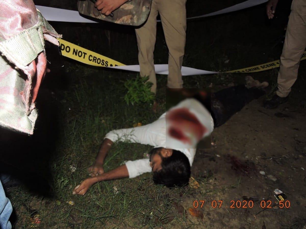 Awardee criminal killed in encounter 14 case filed against him in three district varanasi bhadohi ambedkarnagar absconding after killing advocate