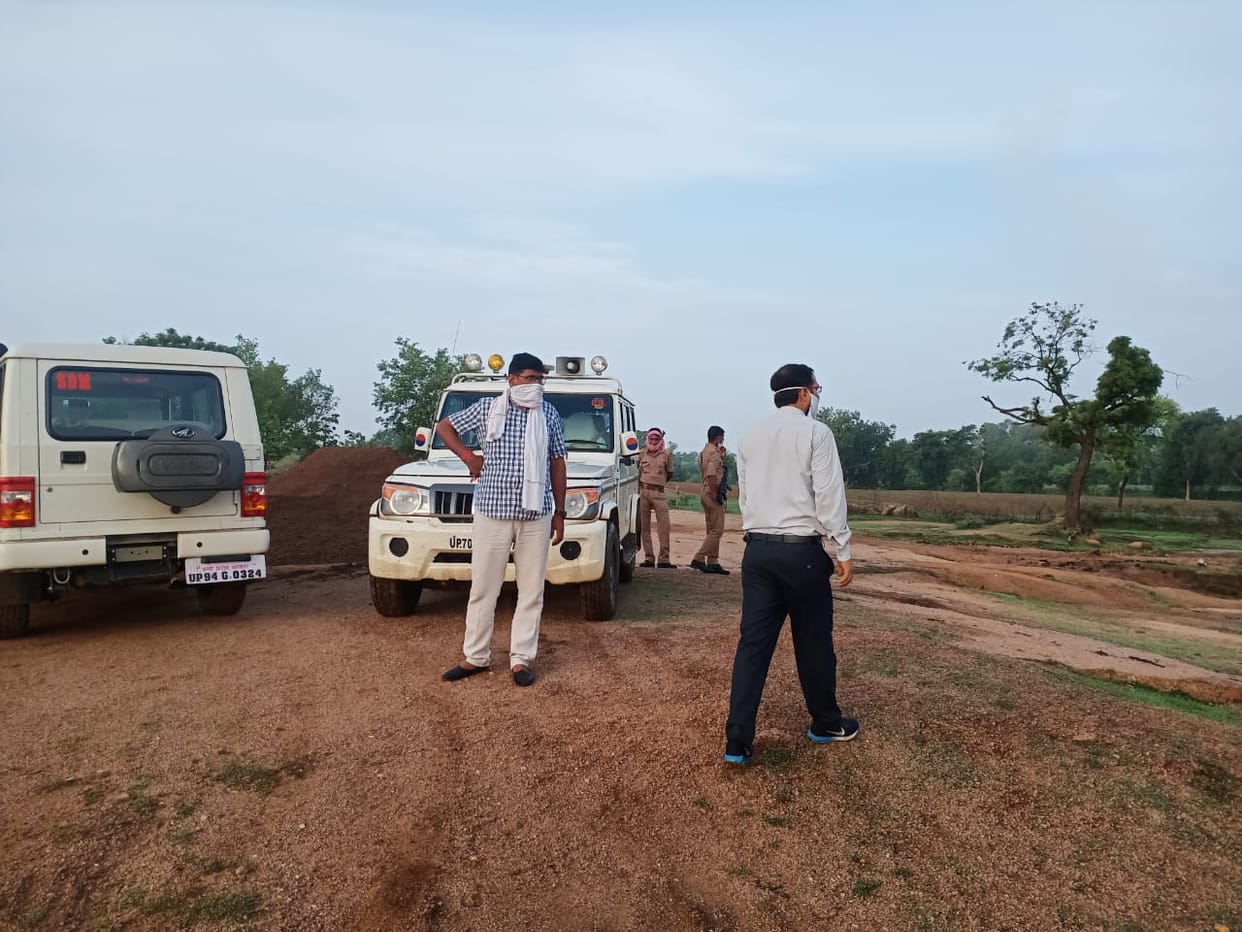 raid on mining, criminal flee