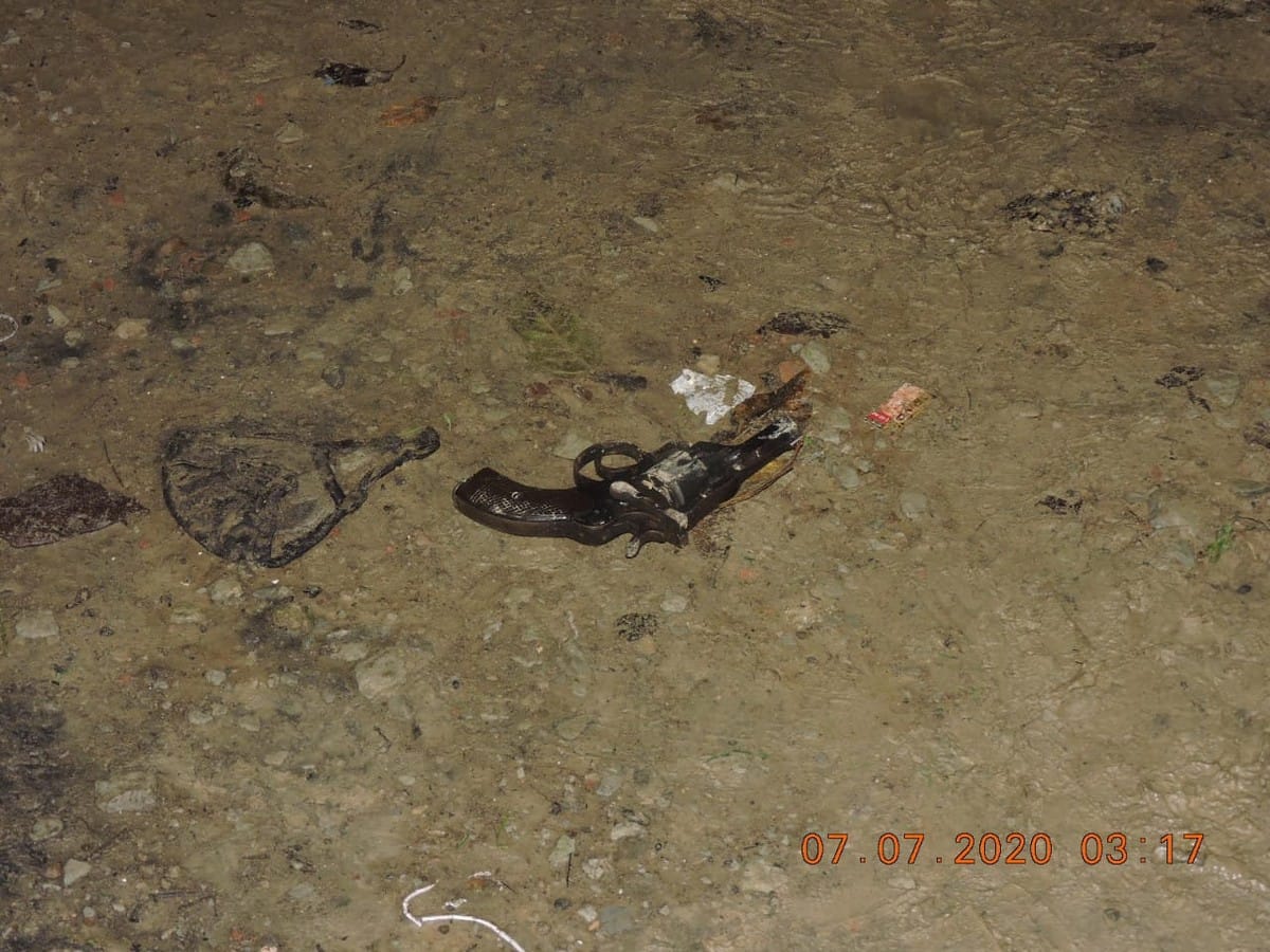 Image of awardee criminal killing in police encounter in bhadohi escape from jail
