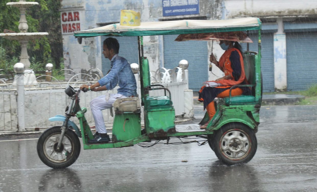 City's electricity system collapses due to rain