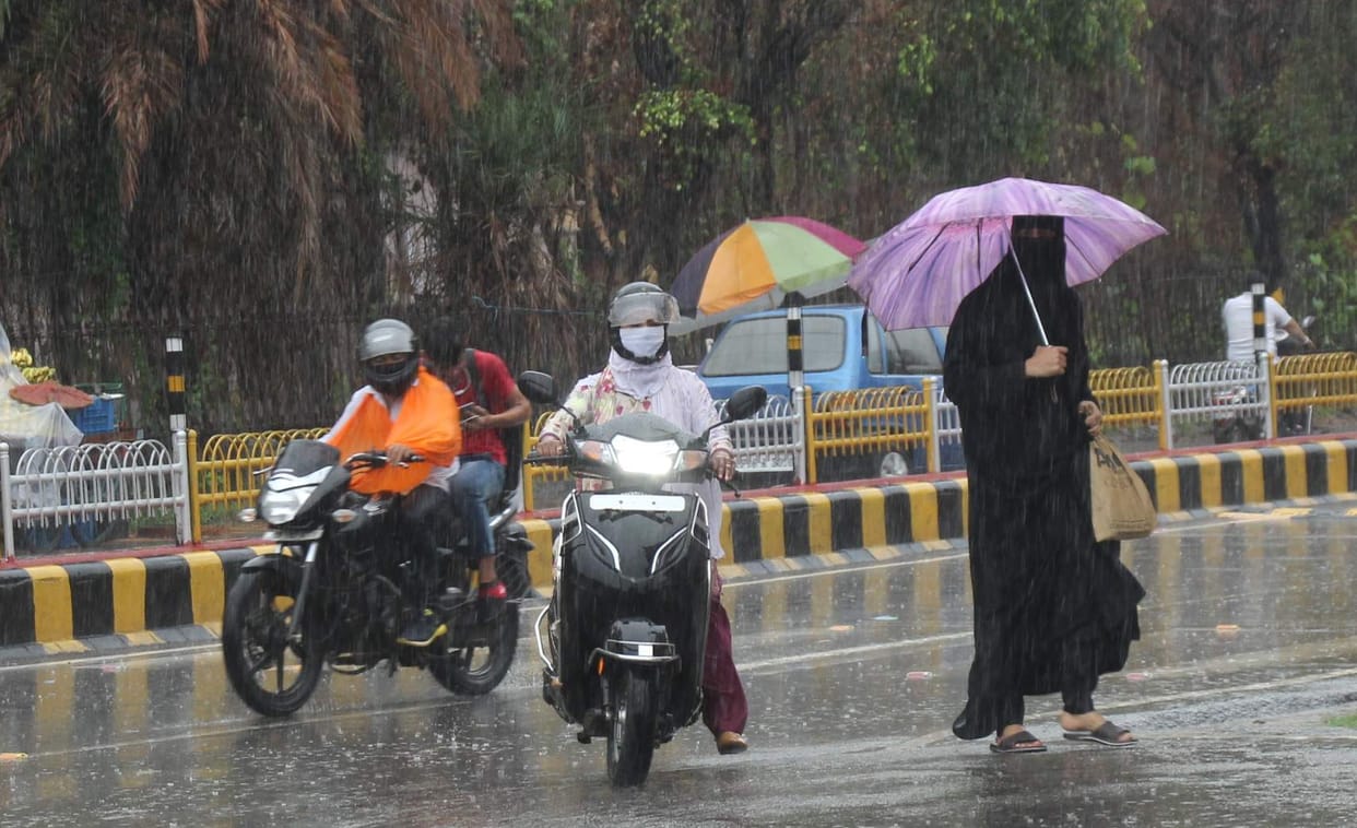 All day rain brought relief from the heat, darkness shone during the day