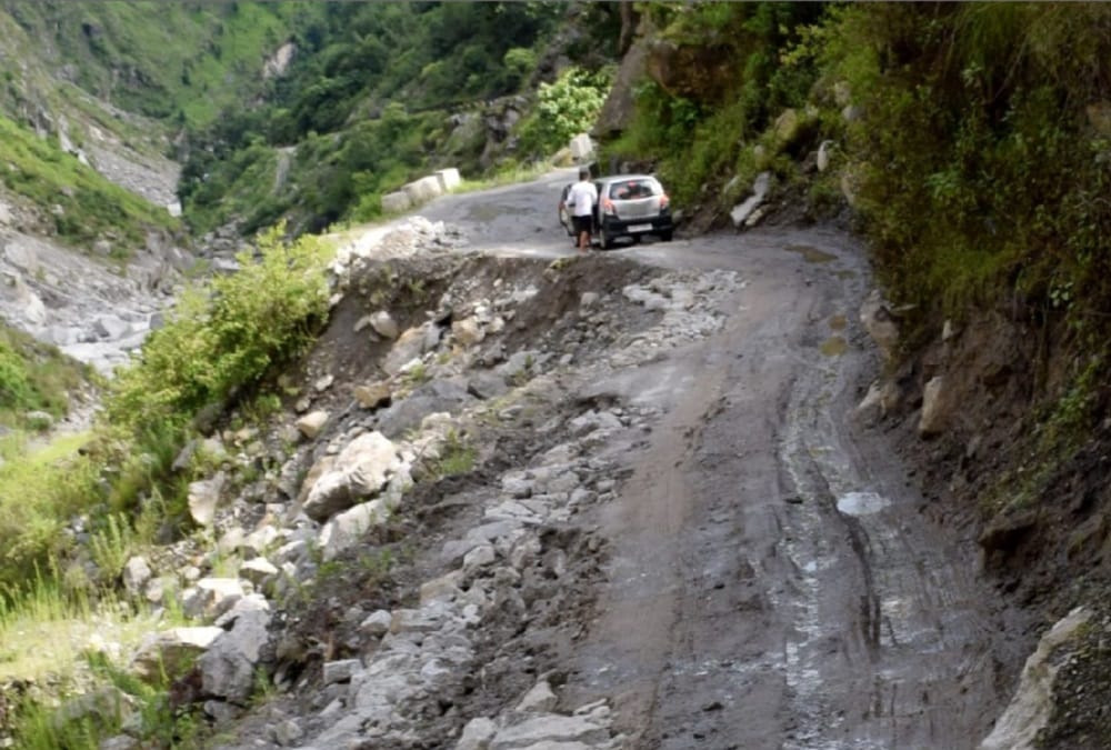 Tawaghat-Sobla road connecting China border is in disarray, villagers warn for protest