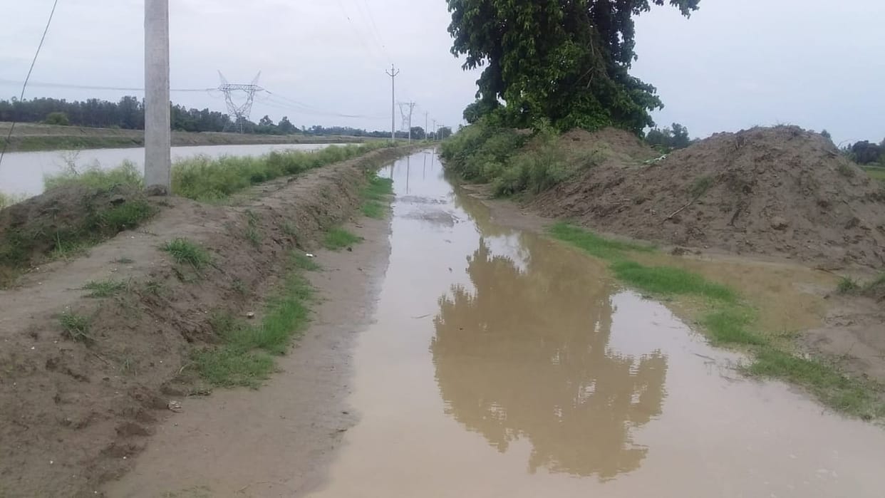 Mud water filled in canal road, people upset
