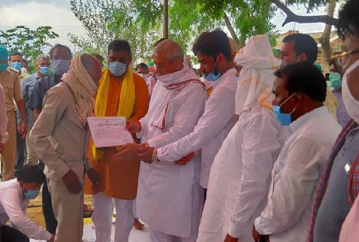 Chaudhary Laxmi Narayan Singh Handed Over One Crore Rupees Said On Vikas Dubey