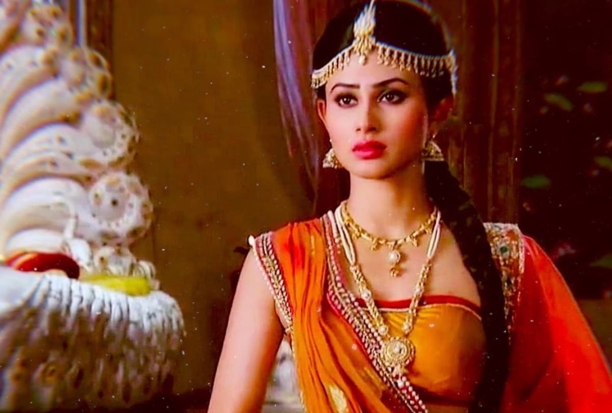 Mouni Roy then and now look will make your eyes pop view pics