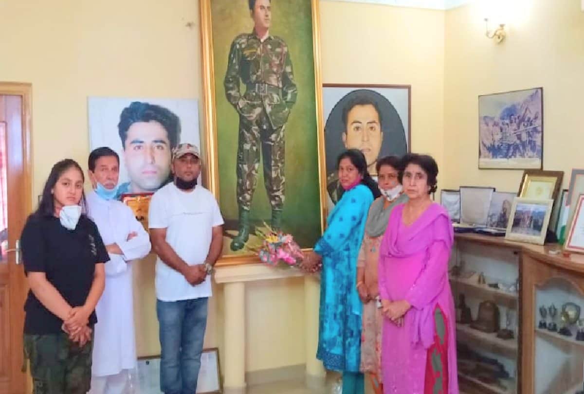 dimple cheema refused to get married elsewhere after captain vikram batra demise calls to his parents every year on birthdays