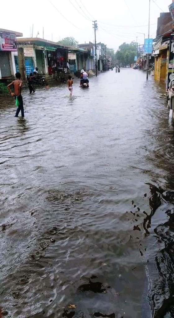 Rains open drainage claims, water filled in houses and shops
