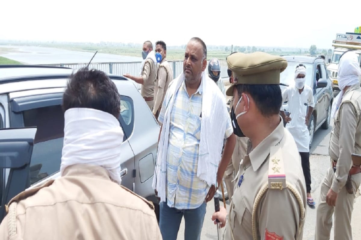 Kanpur Police Encounter Case News: Police has caught a youth of looked like historysheeter vikas dubey on UP Haryana Border at Baghpat