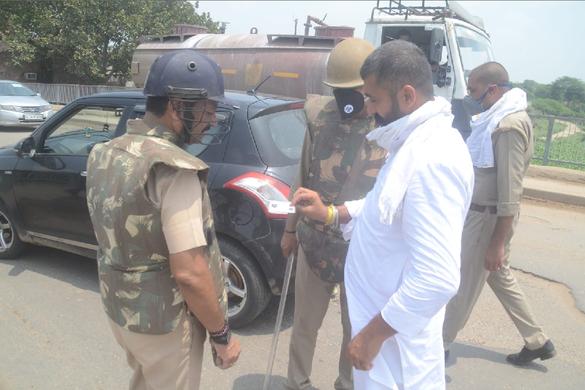 police search Vikas Dubey Five hours on Haryana border