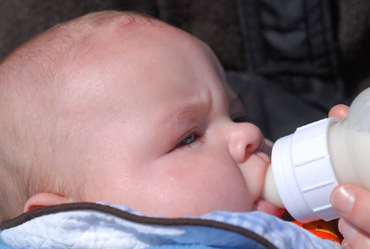 babies child care tips advice when to give water to babies child diet water plan how much water should children drink
