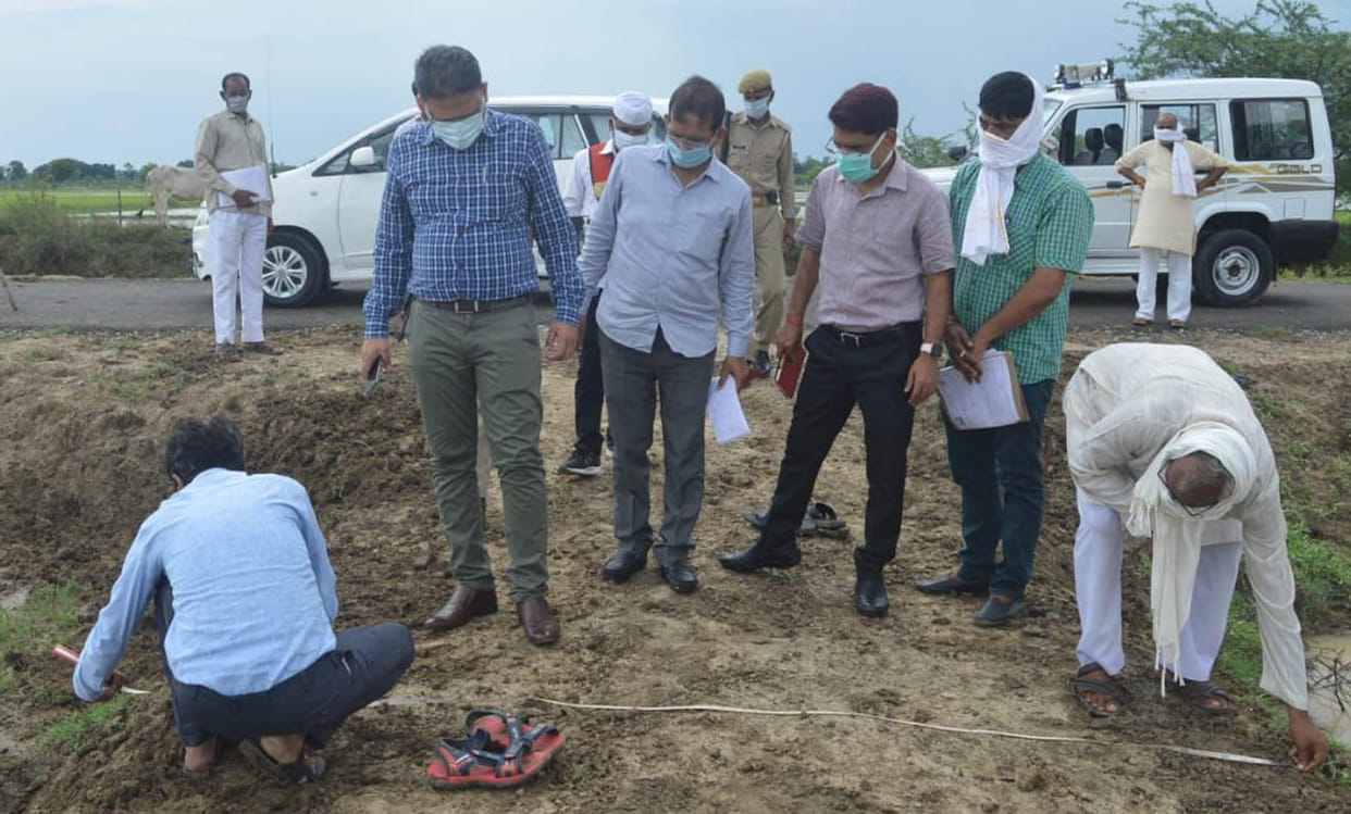 Secretary suspended on scam in the soil of sector road