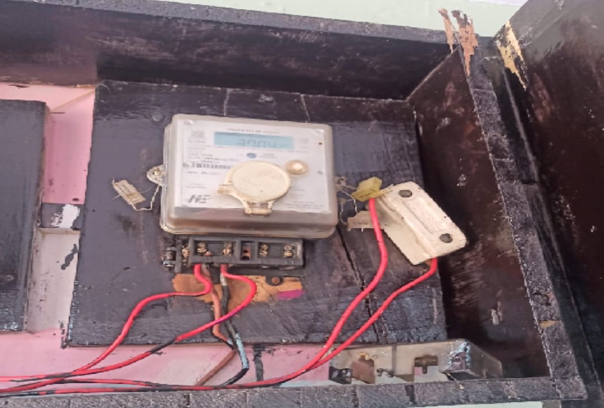 Landlord beat outsourced employees for being caught stealing electricity