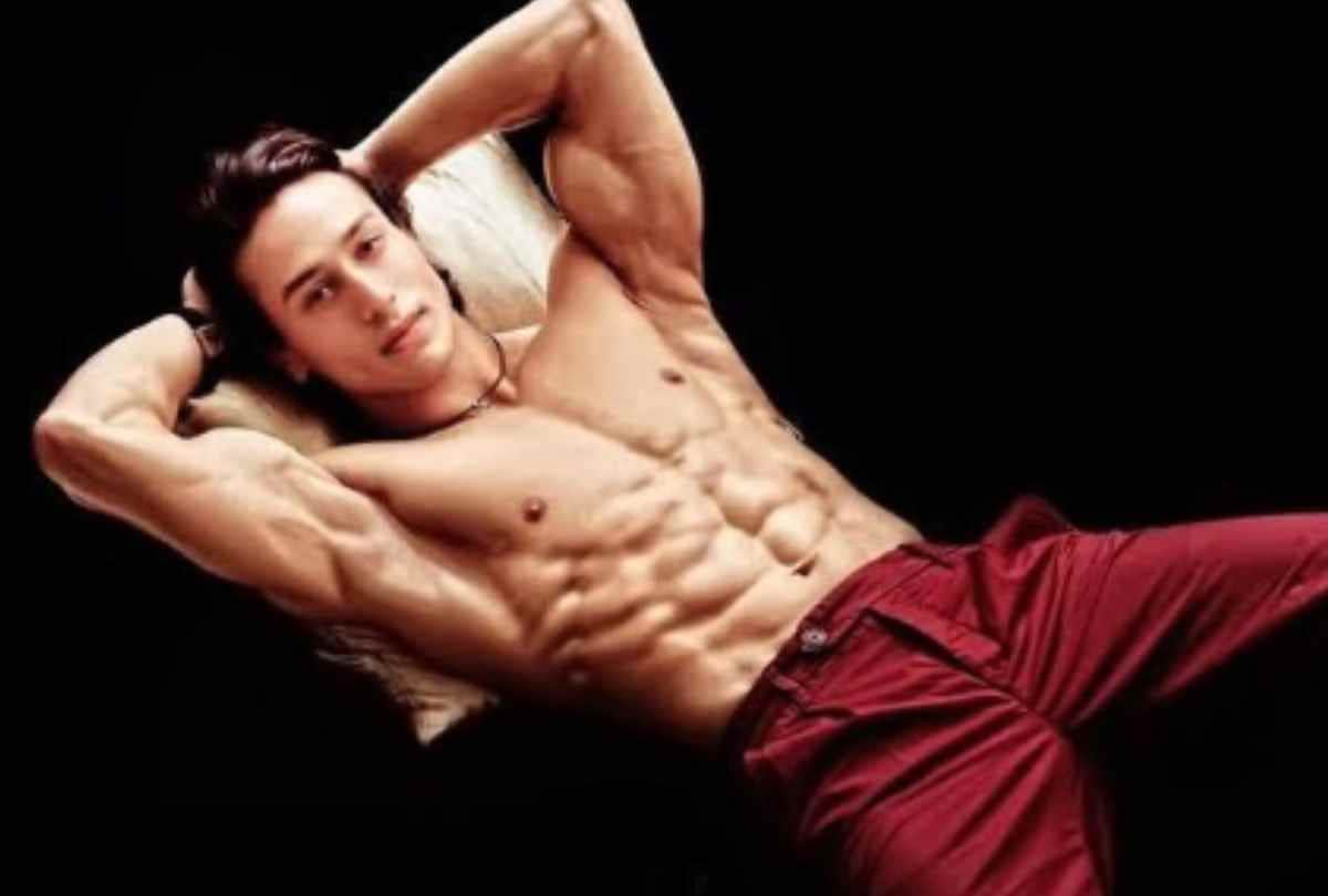tiger shroff shirtless 6 pack abs photo goes viral anupam kher trolled