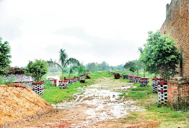 illegal colonies spreading across sultanpur highway