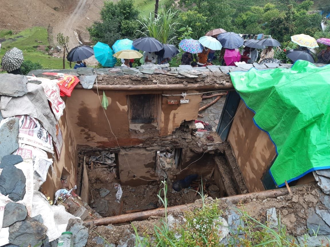 House collapses due to overflowing, three dead