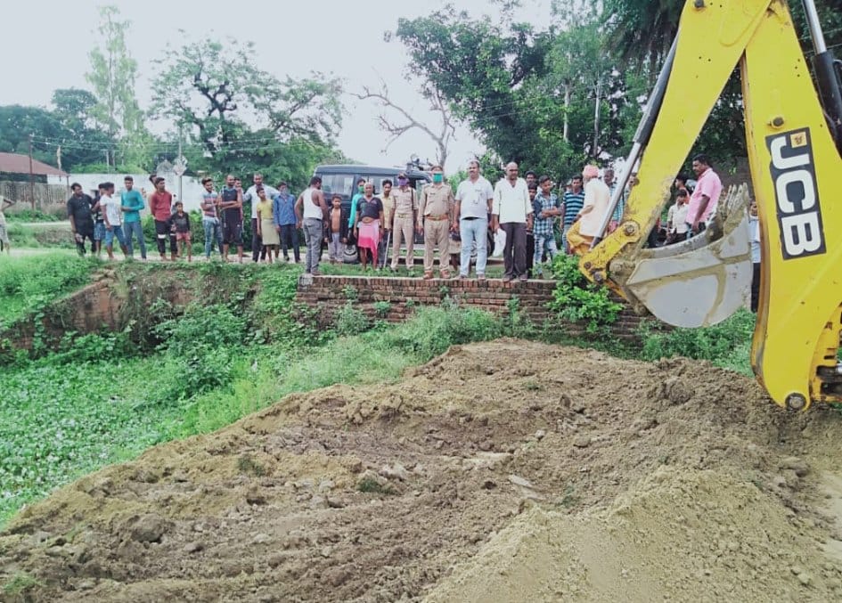 20 quintal fishes died in the lake of Devakali shrine