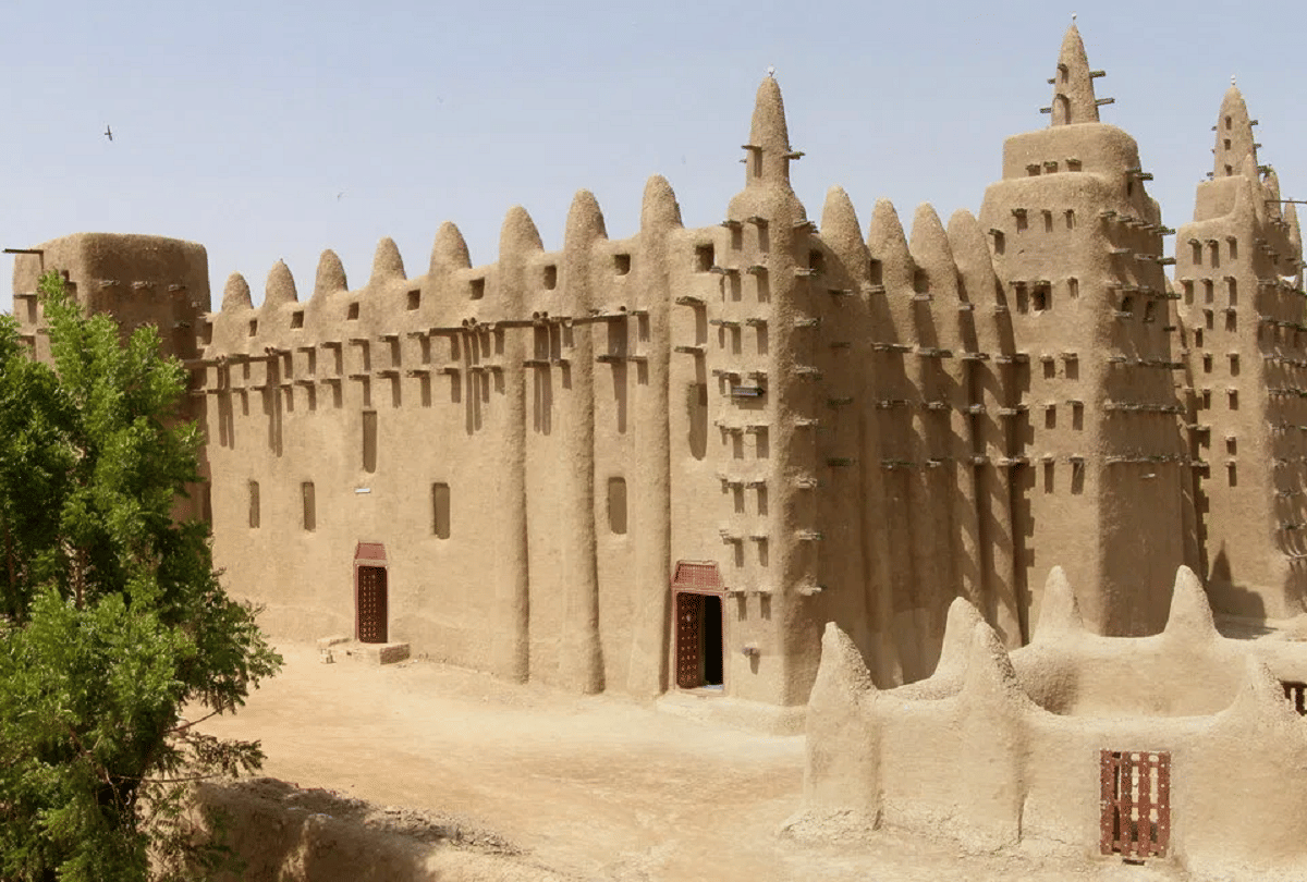 Imam Mahmoud Dicko of Mali shaken the power of his country not afraid with coronavirus