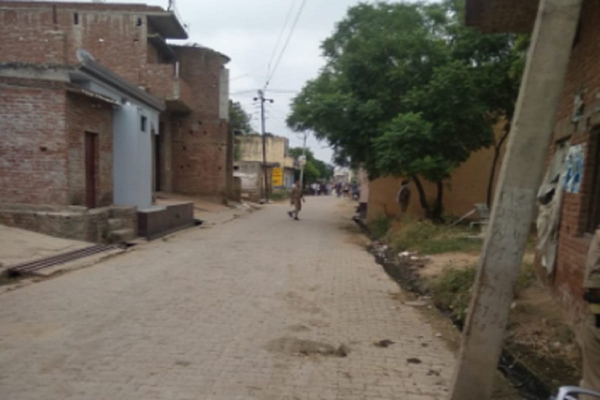 man in meerut firing openly with both hands, police arrested