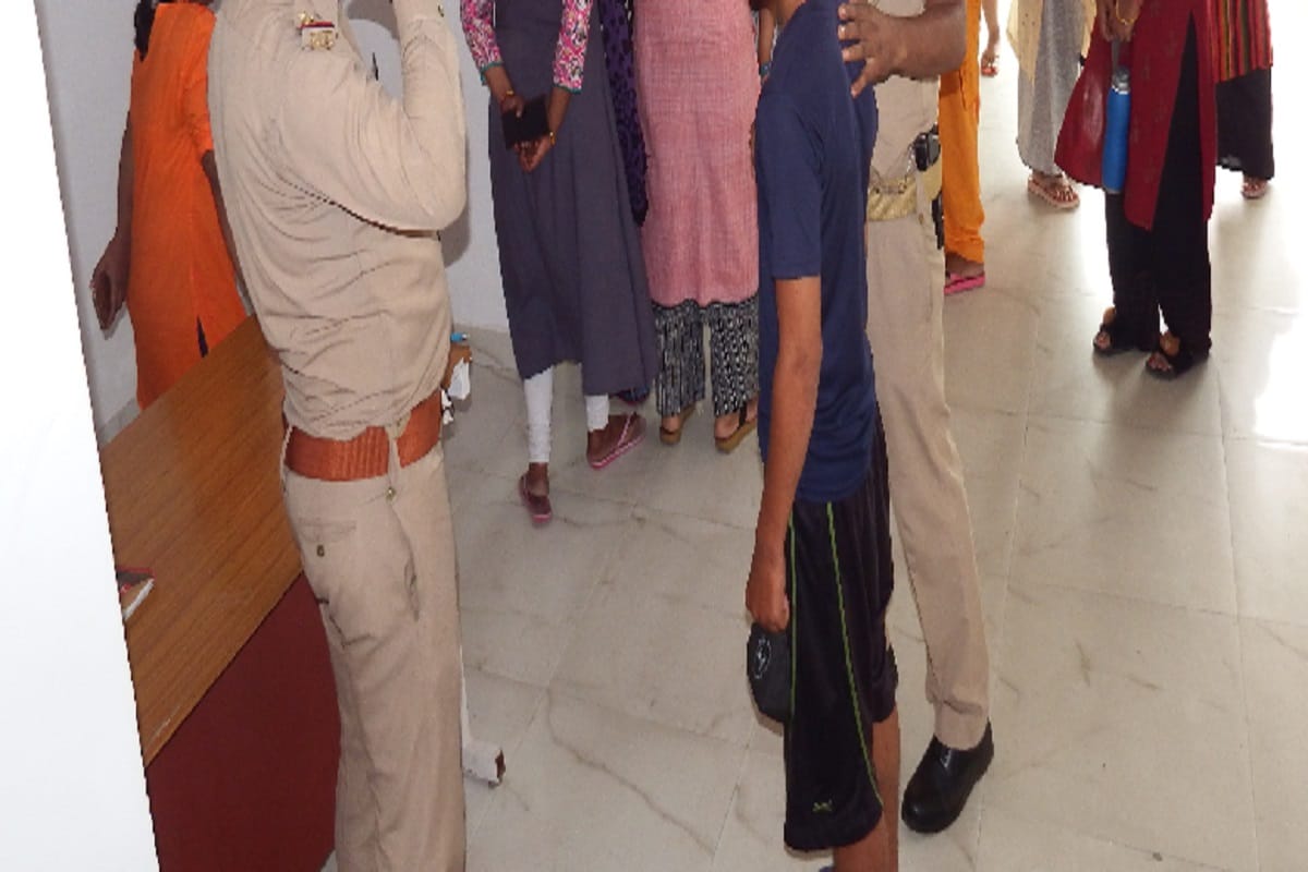 UP Crime News: sexual assault attacked on a teenage girl in Meerut and video viral