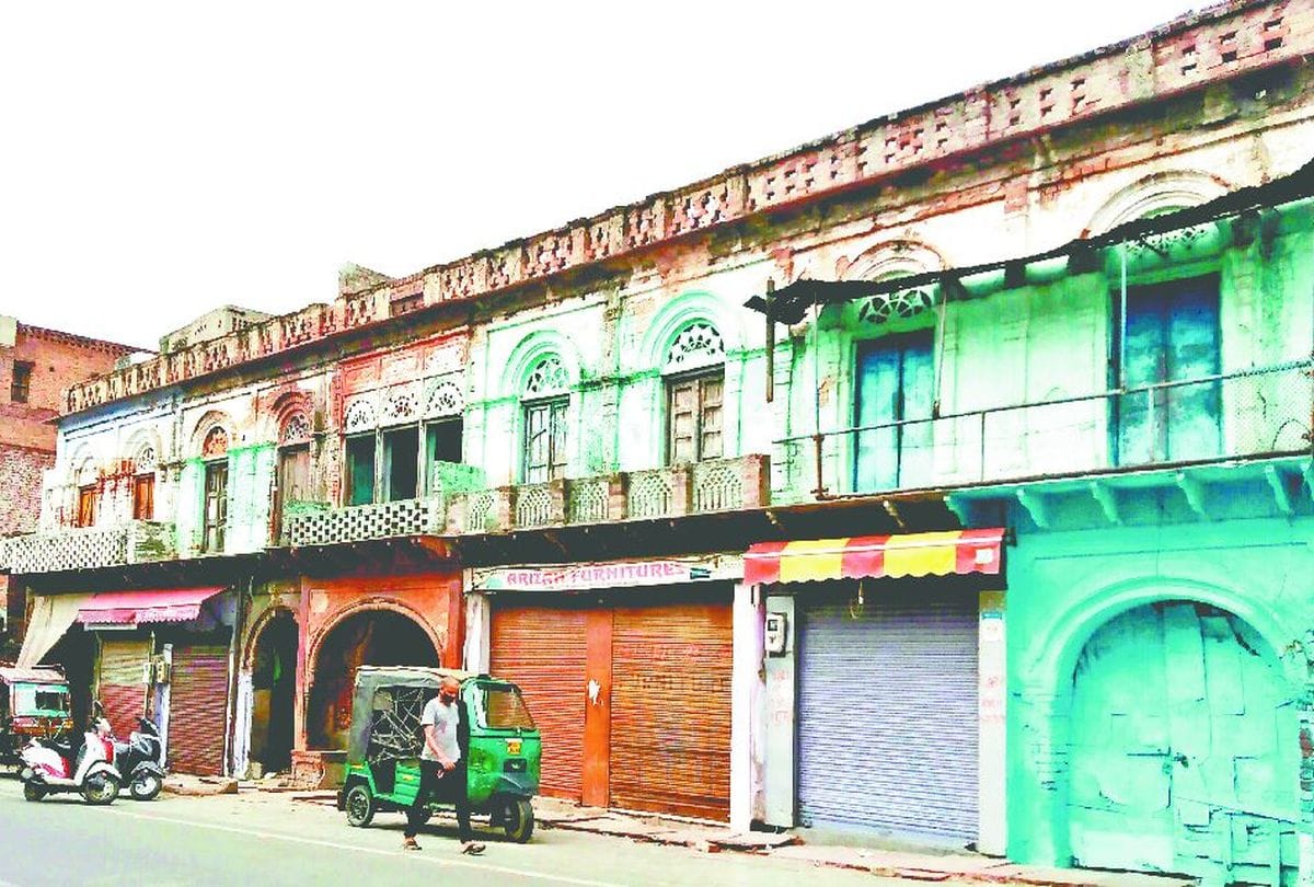 72 houses in Agra City Dilapidated Fear Of Falling In Rain
