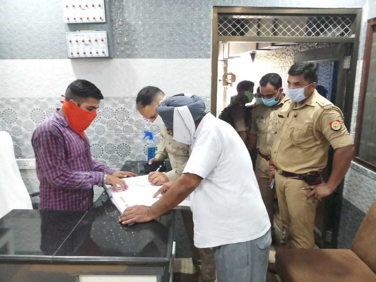 Vikas Dubey News search operation for criminal accused of kanpur encounter Vikas Dubey see photos in chandauli