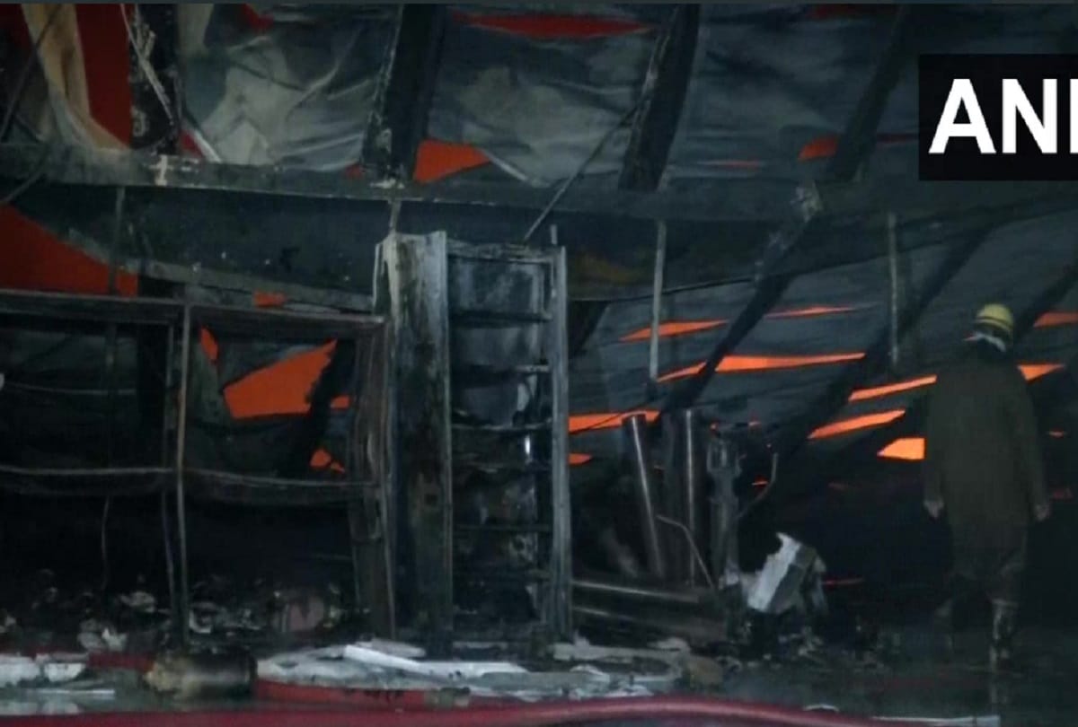Fire breaks out at a warehouse in Mundka area of delhi