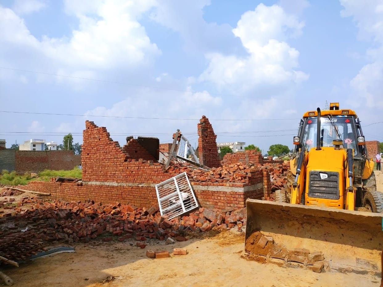 District city planner takes action in illegal colony, building under construction