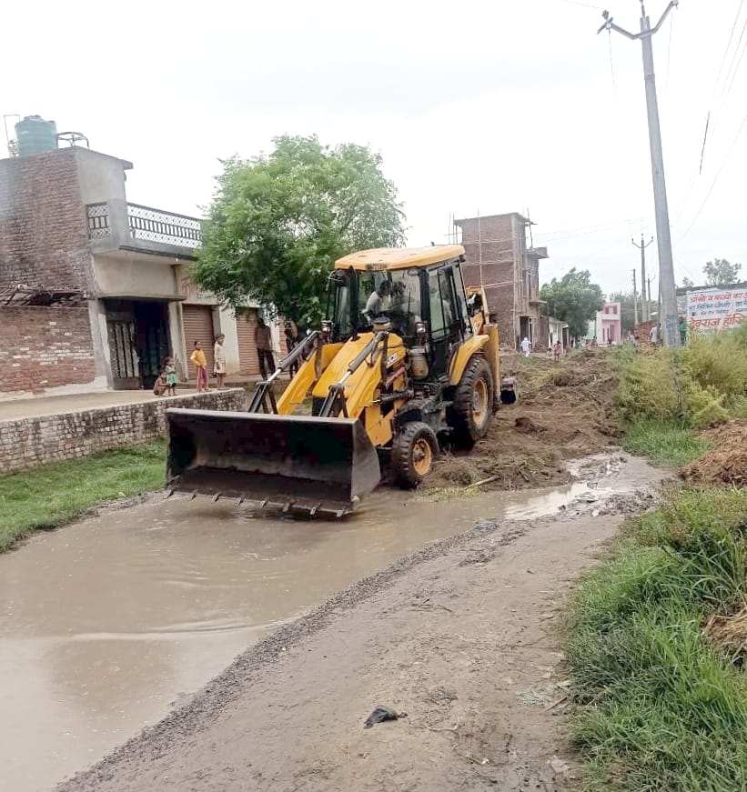 The administration of Mandavali Bakarpur road improved