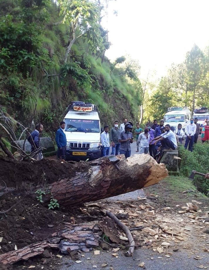 tanakpur and champawat road blocked
