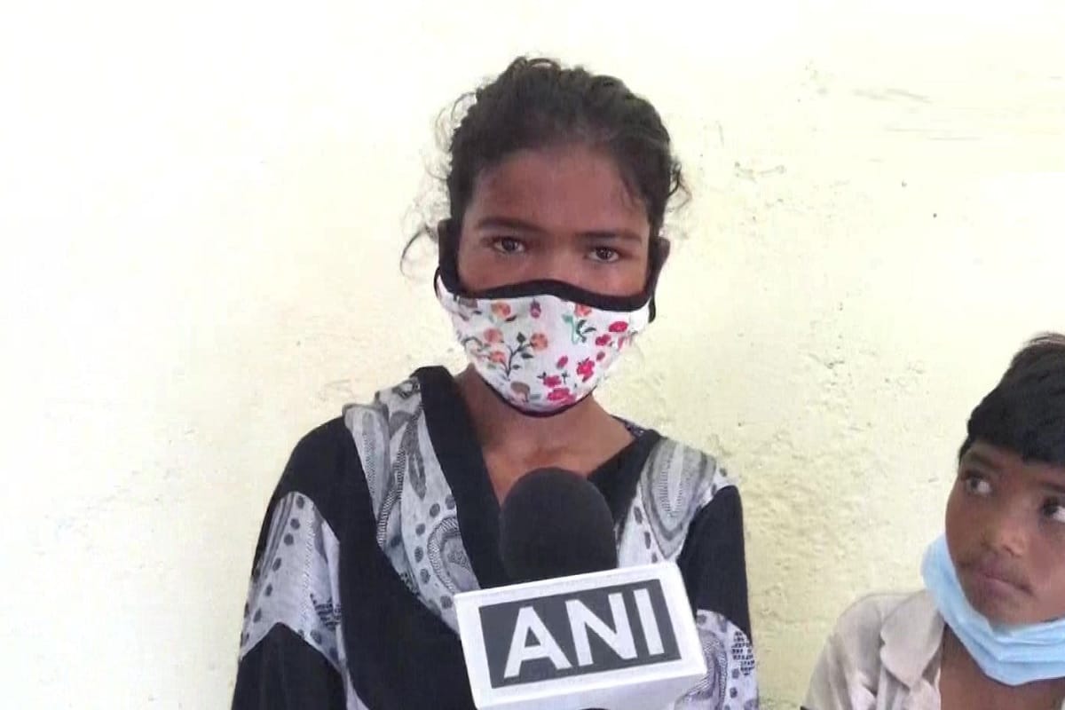 Indore Girl on footpath who got 68 percent in 10th class gets her own house