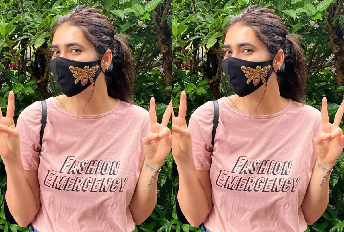 karishma tanna shares her pic with mask accessories can you guess the price
