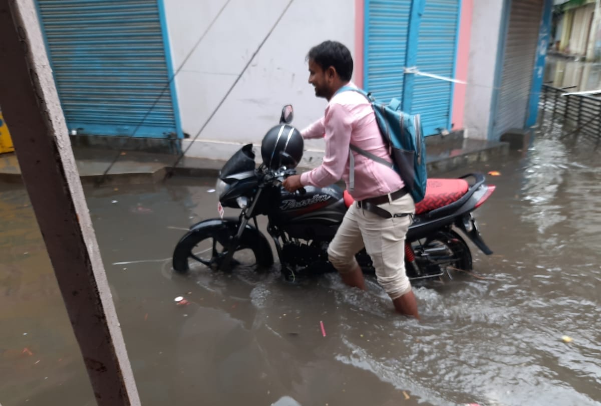Weather Forecast Update Today in gorakhpur: Monsoon Heavey Rain Gorakhpur see latest weather Pictures