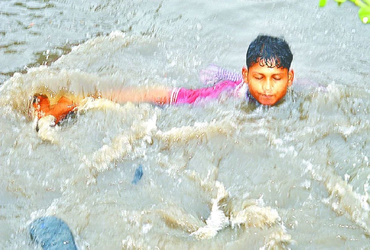 water logging on the roads in mathura after heavy rain