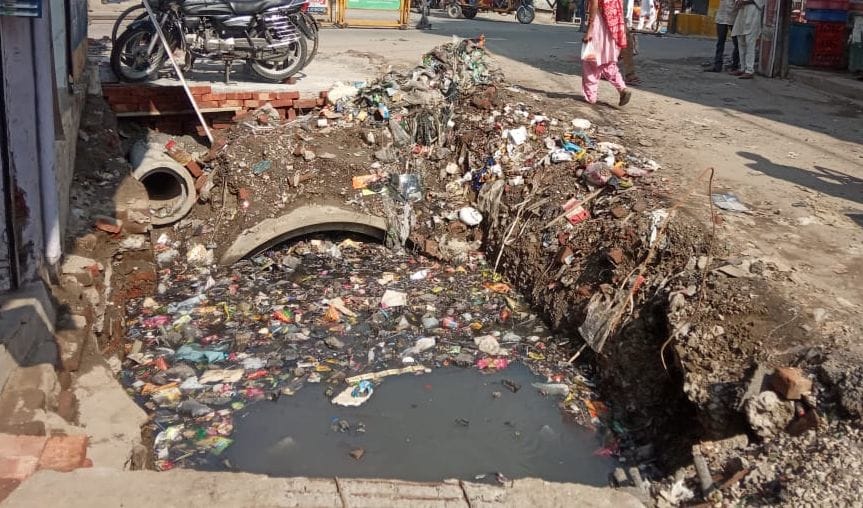 Excavator dug, shopkeeper-passer upset