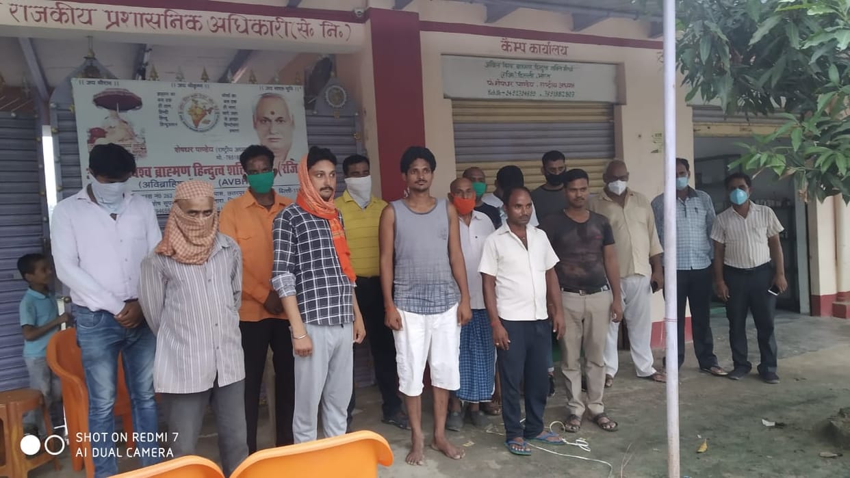 demand to statue of former corgress district president of mirzapur